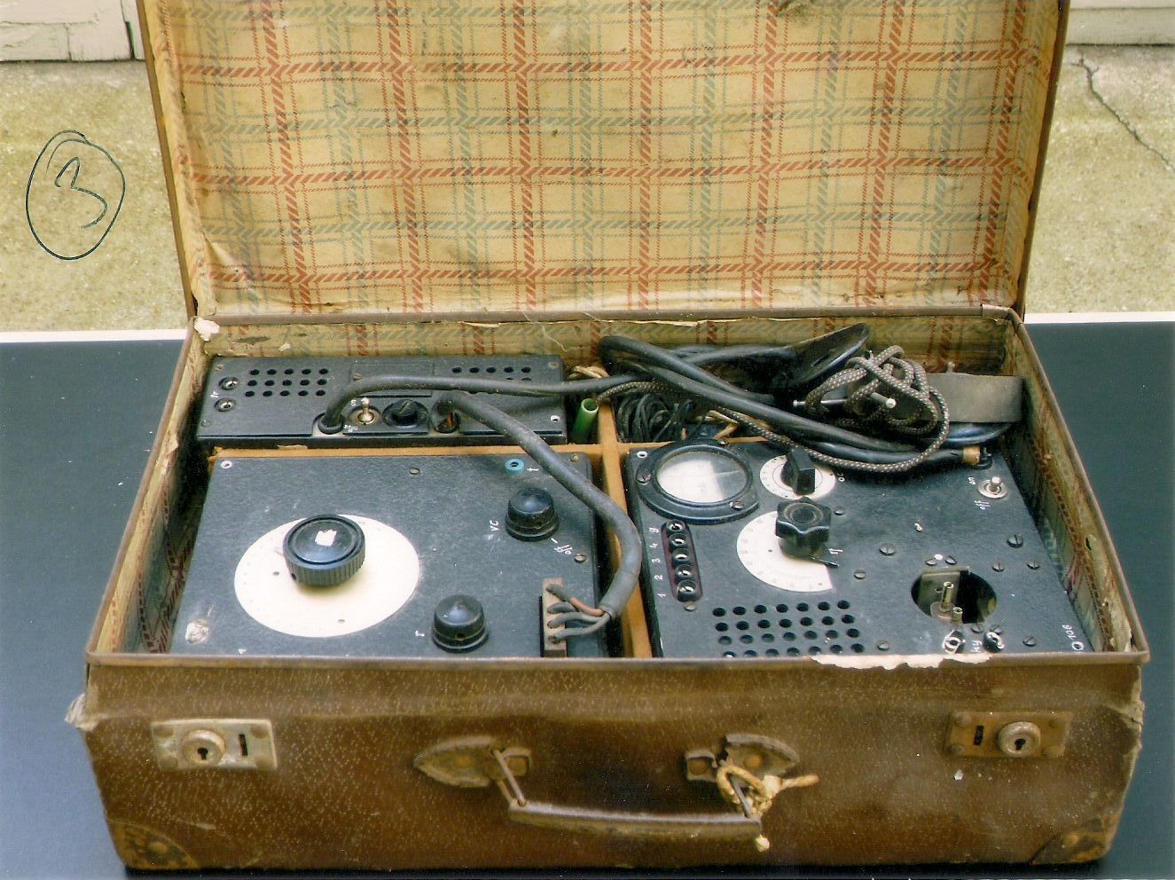 German Abwehr SE 85/14 Suitcase Radio